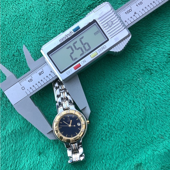 Ladies FENDI watch💥DRESSY💥 - Picture 7 of 13